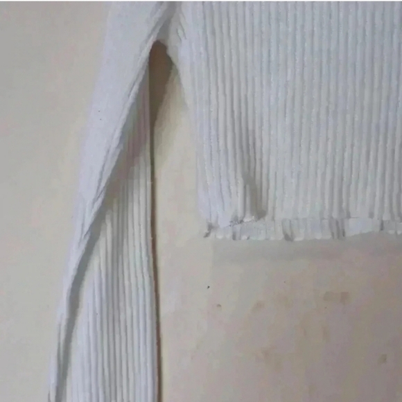 Waffle-knit-v-neck-sweaters-for-women - Picture 5 of 10